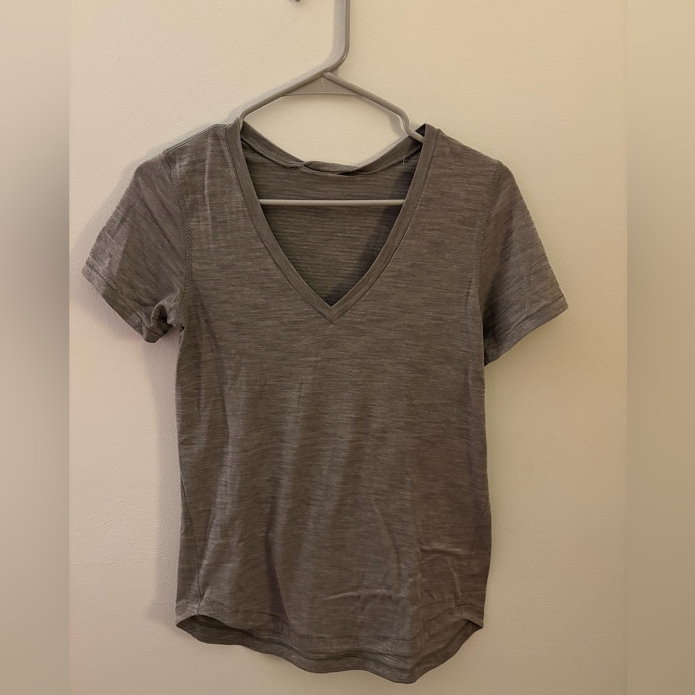 Lululemon heather gray tee